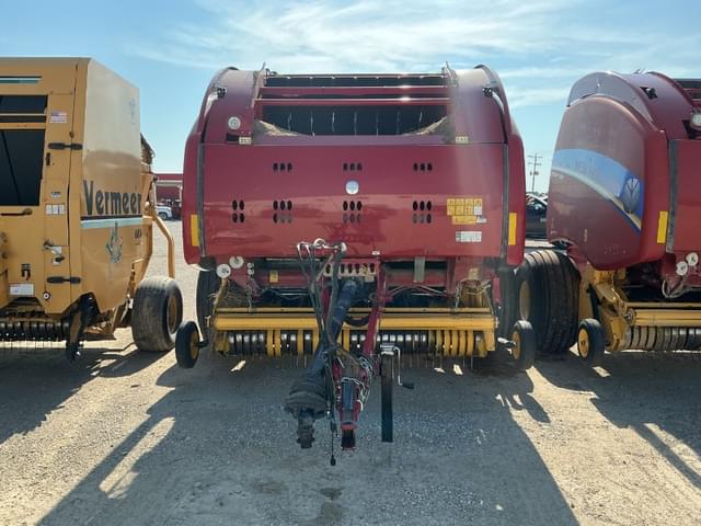 Image of New Holland RB560 equipment image 2