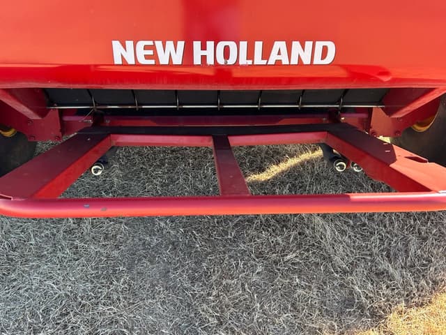 Image of New Holland RB560 equipment image 4