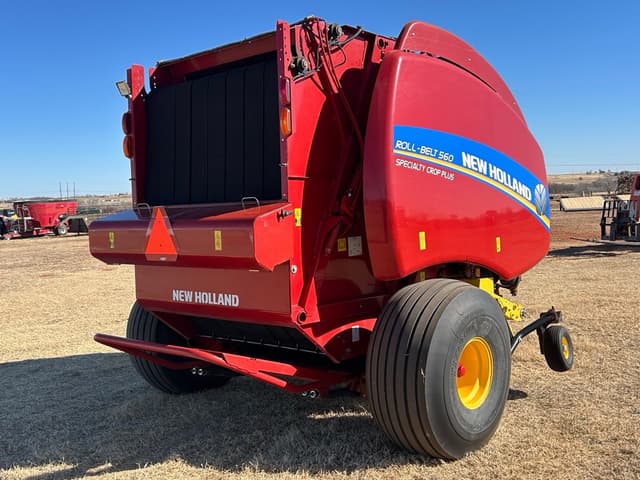 Image of New Holland RB560 equipment image 2