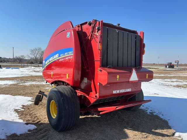 Image of New Holland RB560 equipment image 2