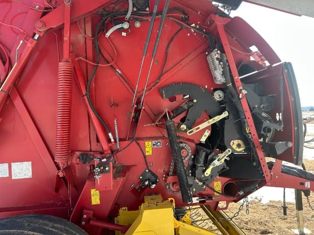 Image of New Holland RB560 equipment image 4