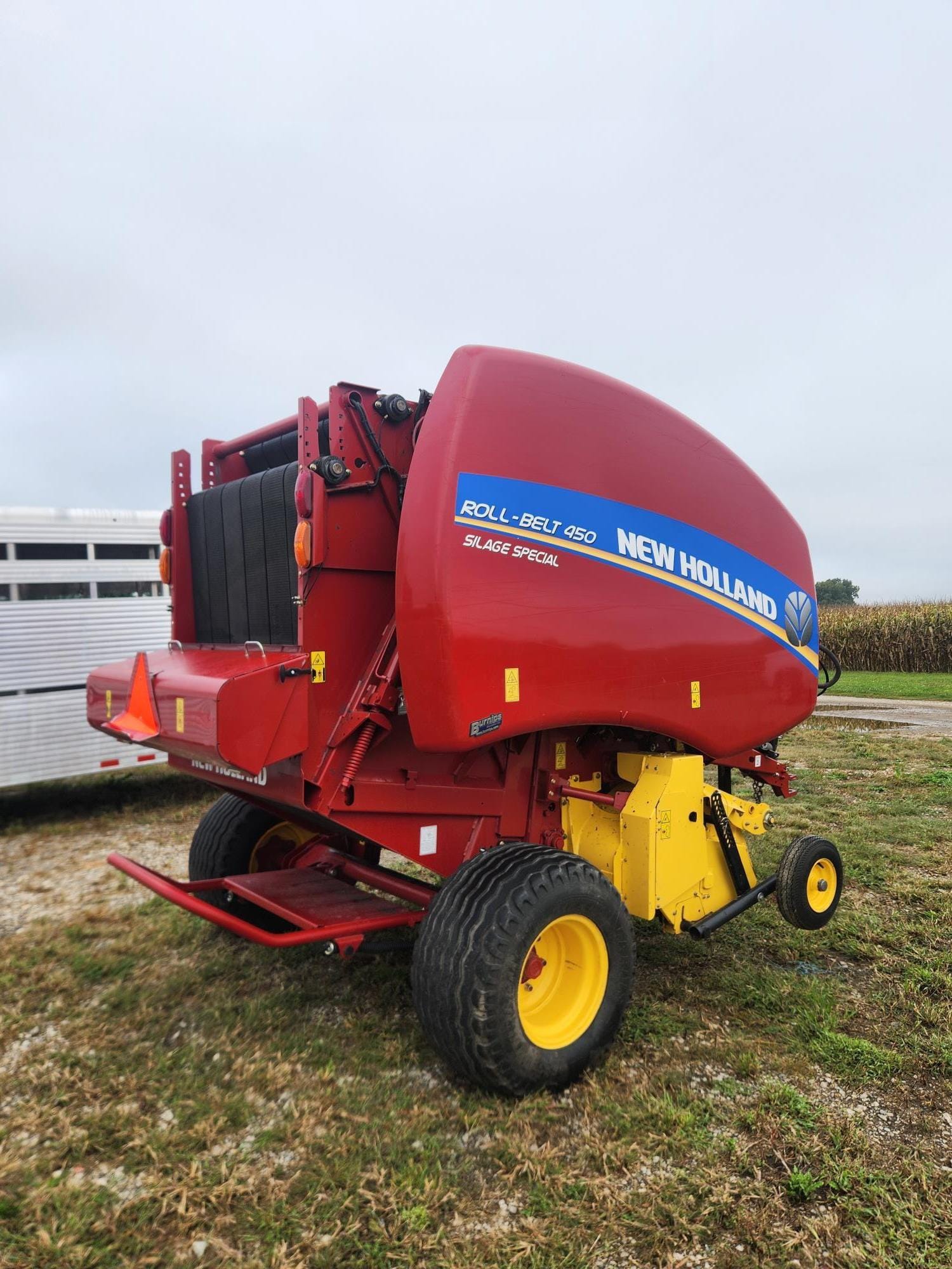 2020 New Holland RB450 Equipment Image0