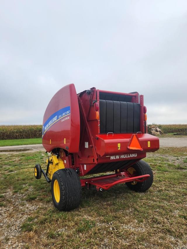 Image of New Holland RB450 equipment image 3