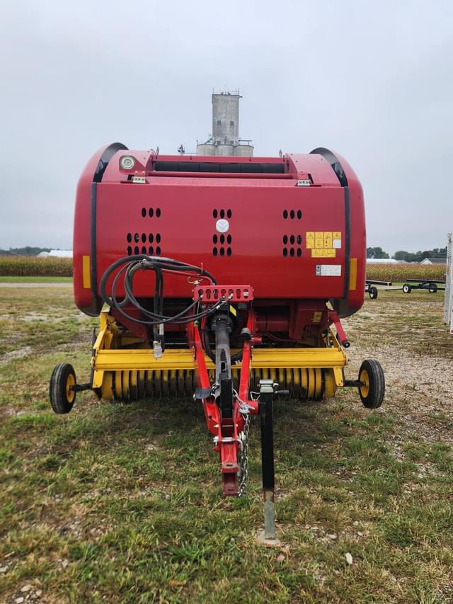 Image of New Holland RB450 equipment image 2