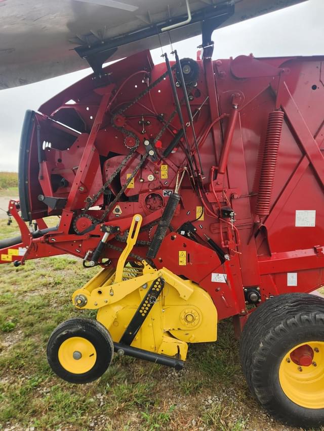 Image of New Holland RB450 equipment image 4