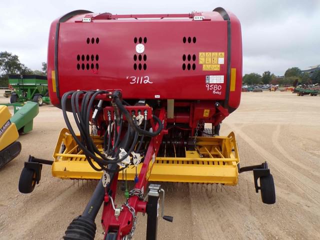 Image of New Holland RB450 equipment image 2