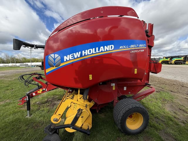 Image of New Holland RB460 CropCutter equipment image 1