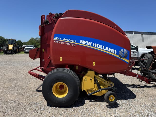 Image of New Holland RB560 Specialty Crop Plus equipment image 4