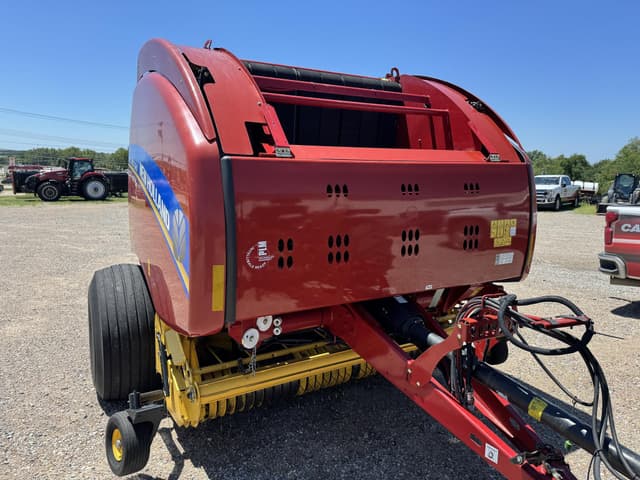 Image of New Holland RB560 Specialty Crop Plus equipment image 1