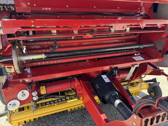 Image of New Holland RB560 Specialty Crop Plus equipment image 2