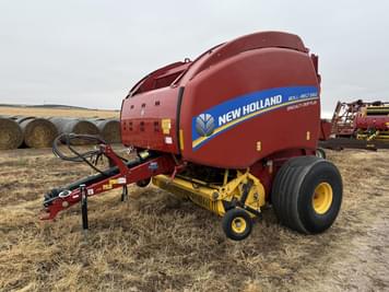 Main image New Holland RB560