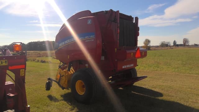 Image of New Holland RB460 equipment image 3