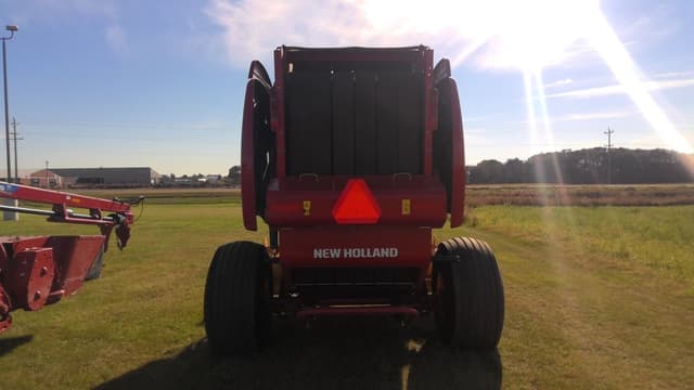 Image of New Holland RB460 equipment image 2