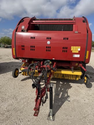 Image of New Holland RB560 equipment image 2