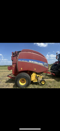 Image of New Holland RB560 equipment image 4