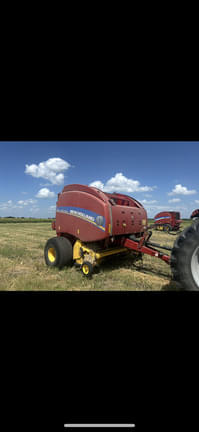 Image of New Holland RB560 equipment image 3
