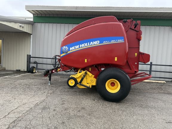 Image of New Holland RB560 equipment image 2