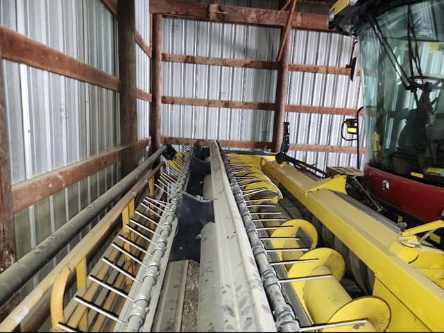 Image of New Holland Speedrower 160 equipment image 2