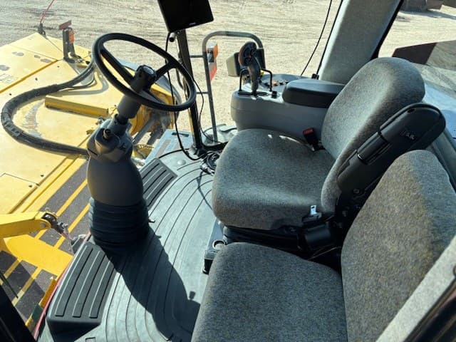 Image of New Holland Speedrower 260 equipment image 3