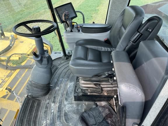 Image of New Holland Speedrower 260 equipment image 3