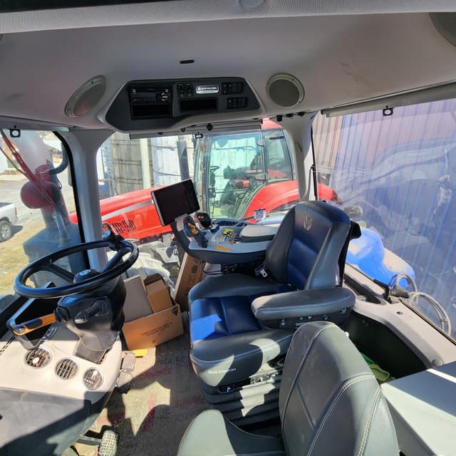 Image of New Holland T8.350 equipment image 2