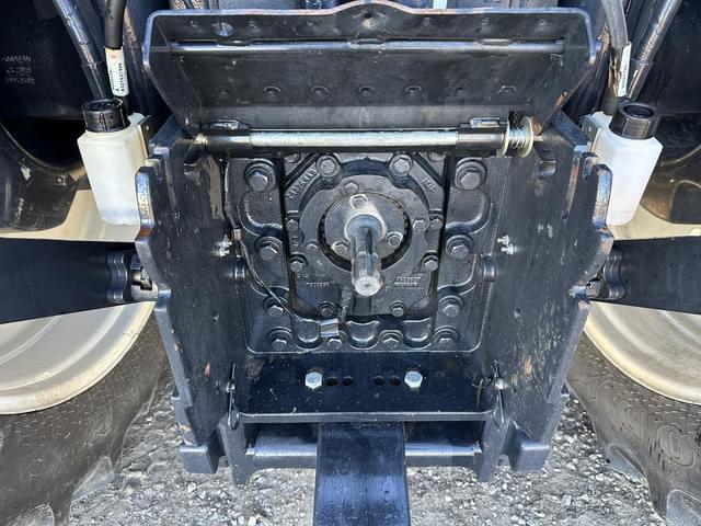 Image of New Holland T8.350 equipment image 4