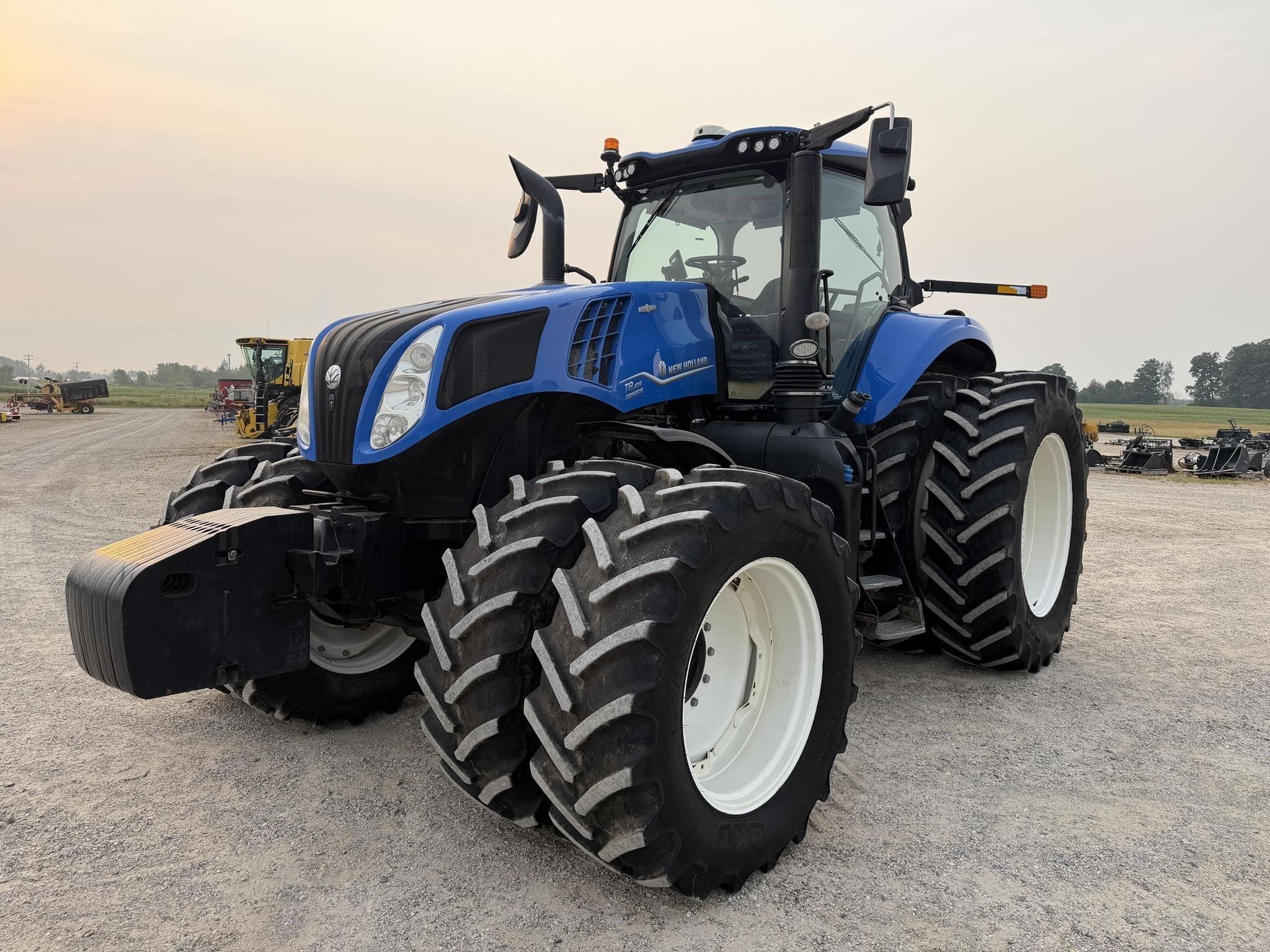 2020 New Holland T8.435 Equipment Image0