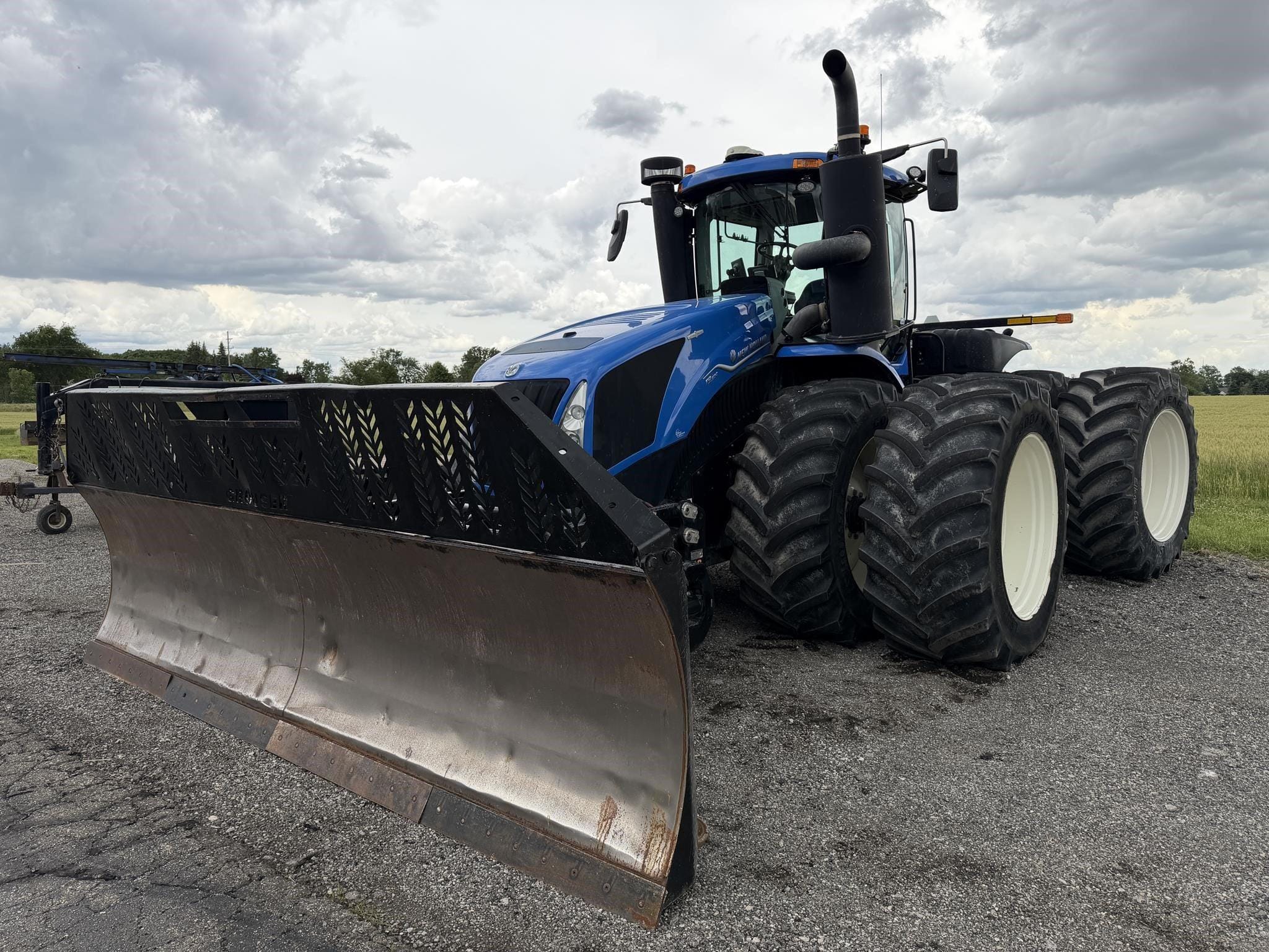 2020 New Holland T9.530 Equipment Image0