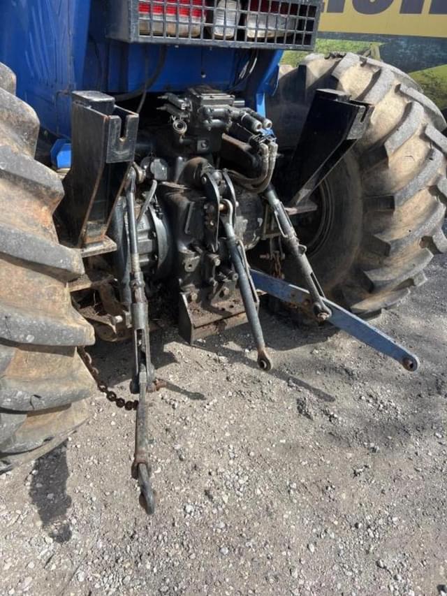 Image of New Holland TS6.120 equipment image 2