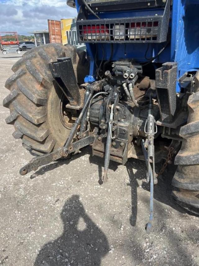Image of New Holland TS6.120 equipment image 3