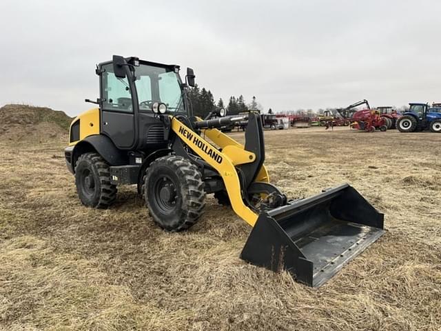 Image of New Holland W80C equipment image 2