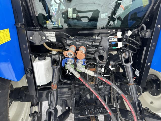 Image of New Holland Workmaster 65 equipment image 4