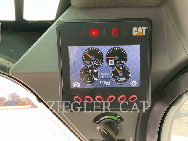 Image of Caterpillar 299D3XE equipment image 4