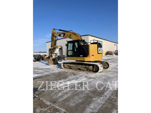 Image of Caterpillar 325FLCR equipment image 4