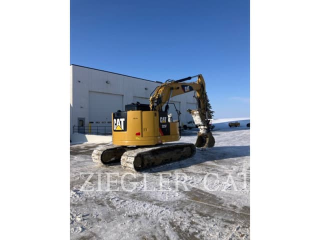 Image of Caterpillar 325FLCR equipment image 3