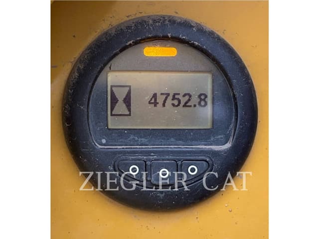 Image of Caterpillar D5 equipment image 4