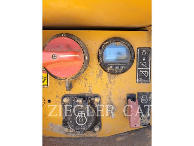 Image of Caterpillar D6XE LGP equipment image 4