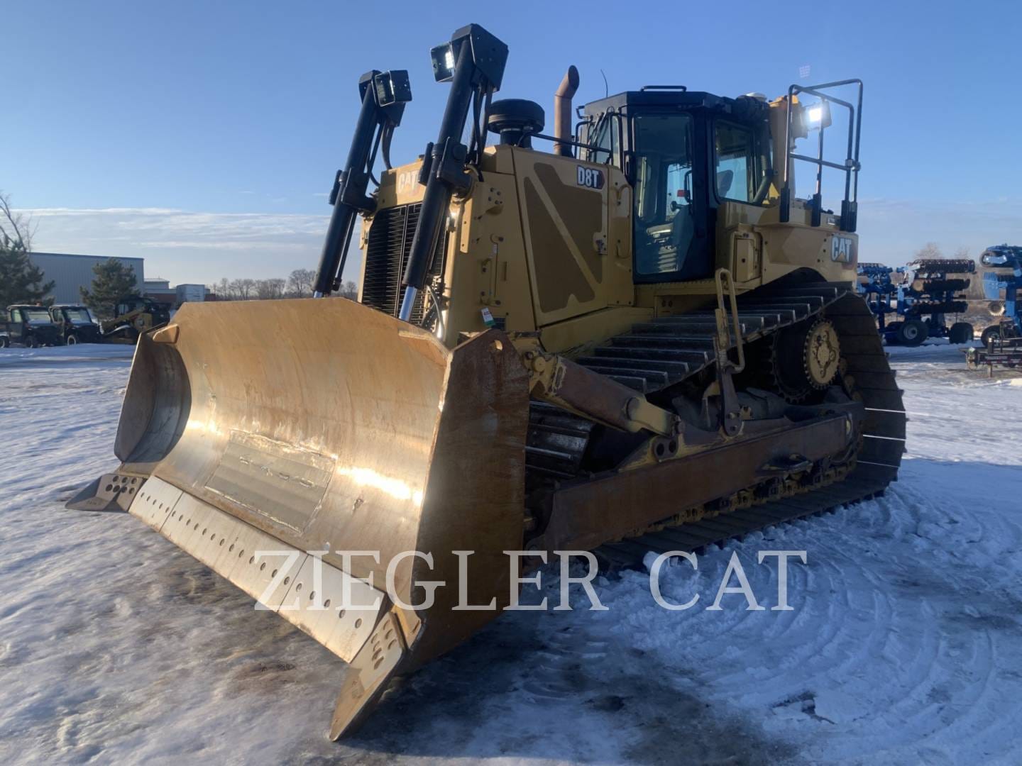 2020 Caterpillar D8T LGP Equipment Image0