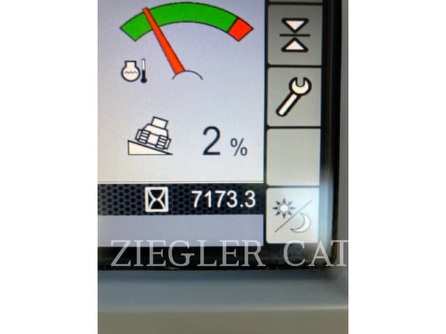 Image of Caterpillar D8T LGP equipment image 4