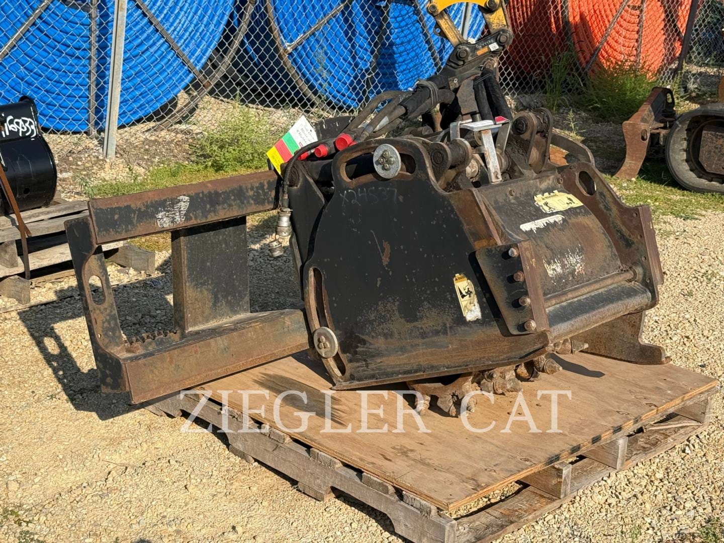 2020 Caterpillar PC205 Equipment Image0