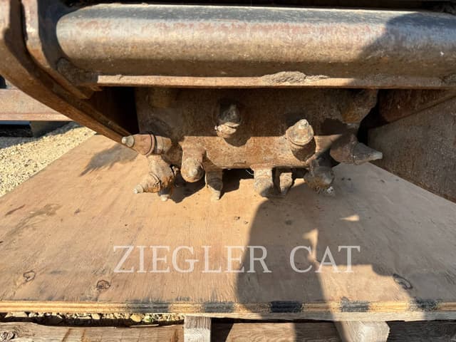 Image of Caterpillar PC205 equipment image 4