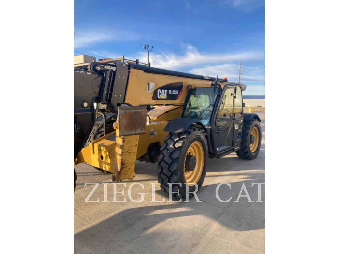 2020 Caterpillar TL1255D Equipment Image0