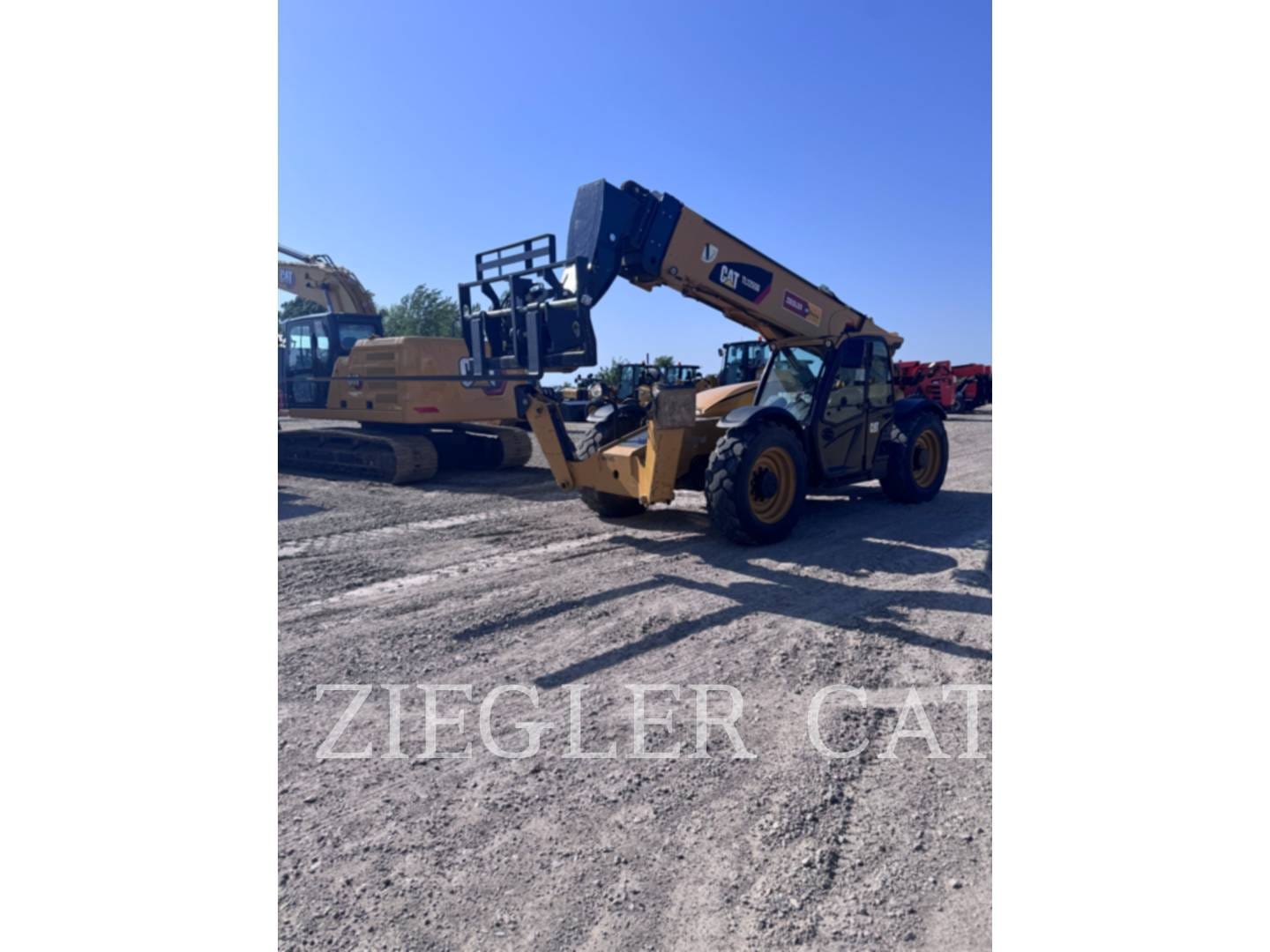 2020 Caterpillar TL1255D Equipment Image0