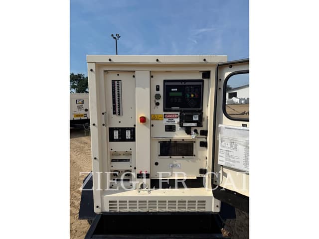 Image of Caterpillar XQ35 equipment image 4