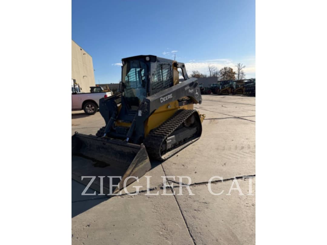 Image of John Deere 333G Primary image