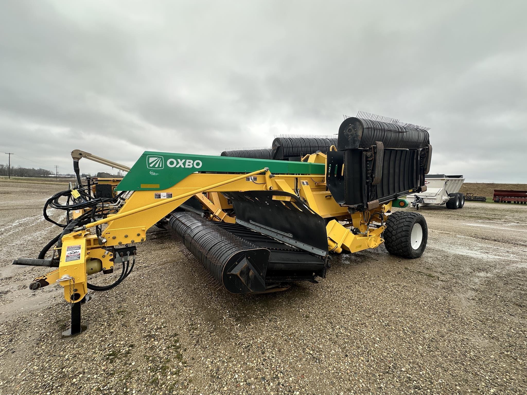 2020 Oxbo 2334 Equipment Image0