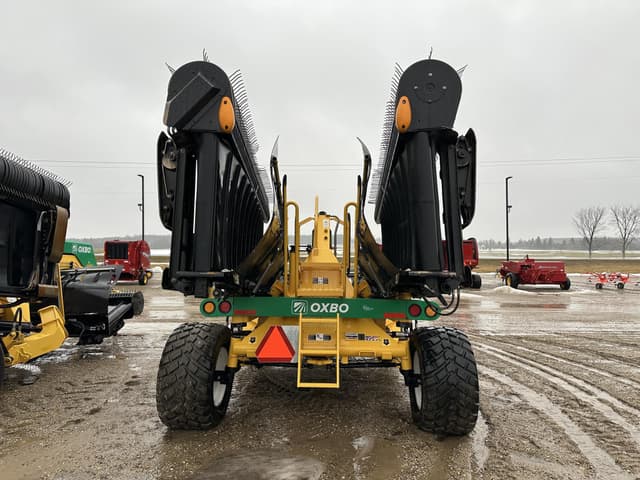 Image of Oxbo 2334 equipment image 3