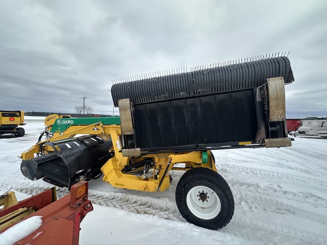 Image of Oxbo 2334 equipment image 1