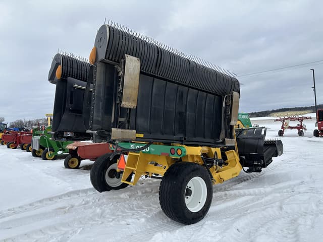 Image of Oxbo 2334 equipment image 4