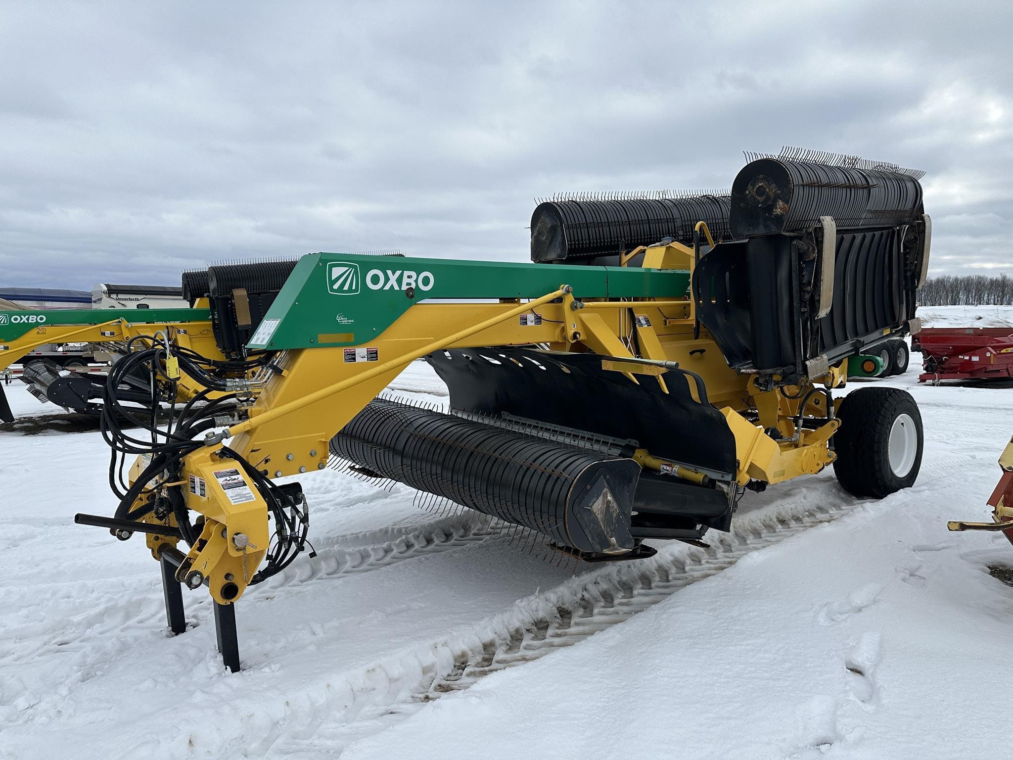 2020 Oxbo 2334 Equipment Image0